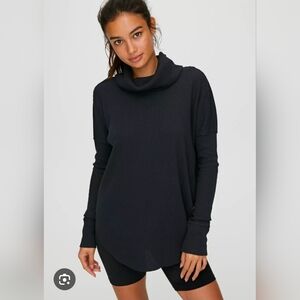 ARITZIA TNA Waffle Knit Thermal Tapered Cowlneck Top Lipstick Red Size Small